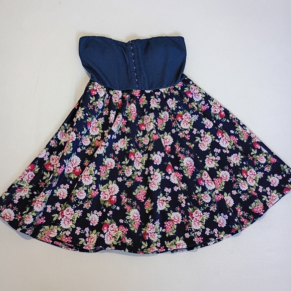 Papaya Dresses & Skirts - Papaya Strapless Floral Dress Sz M - Blue and Pink Summer Spring Preppy